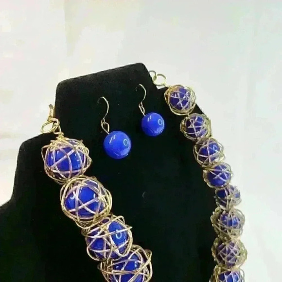 Handmade adjustable necklace and earring set in art wire Color Blue - Picture 4 of 10